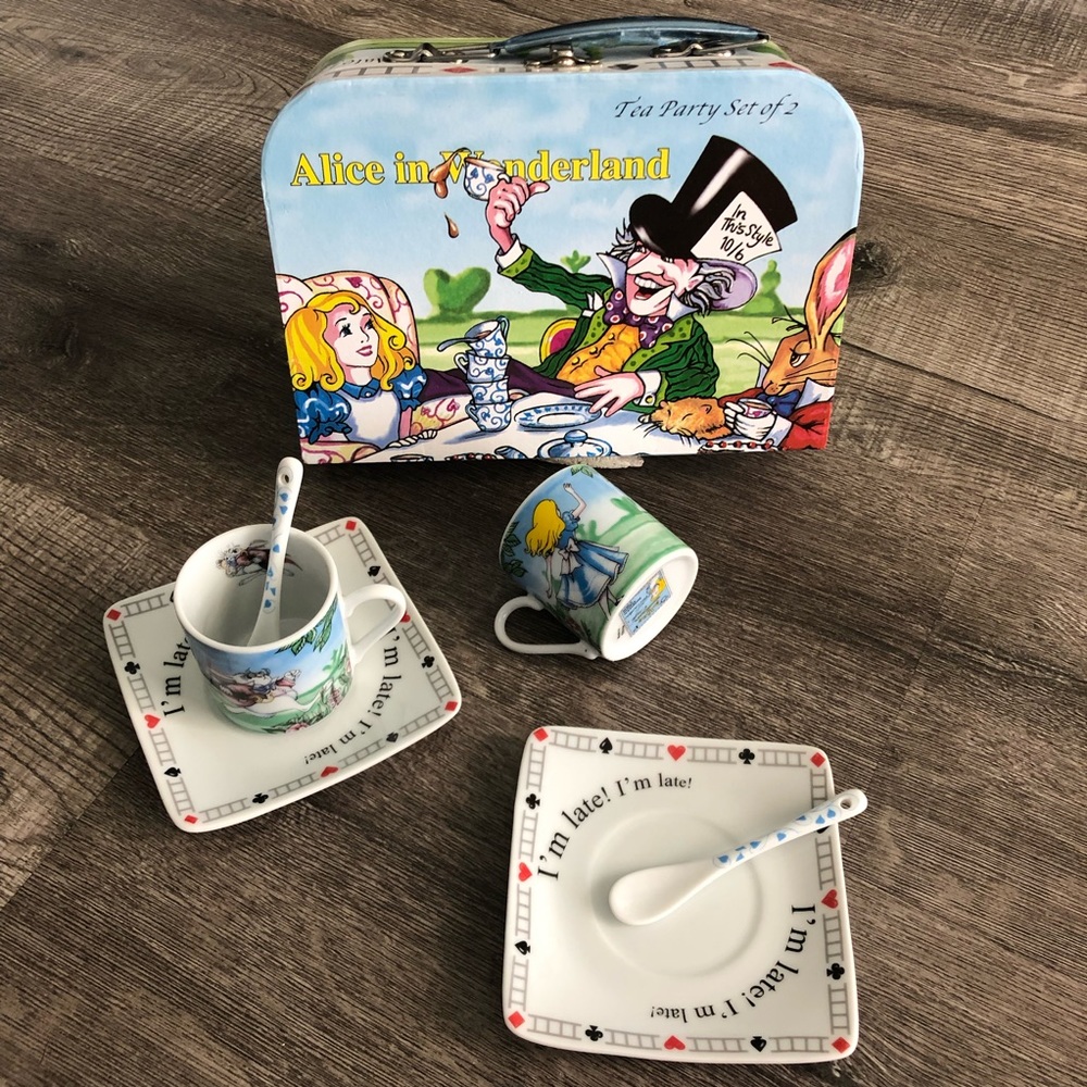 Alice in Wonderland Tea Set for 2